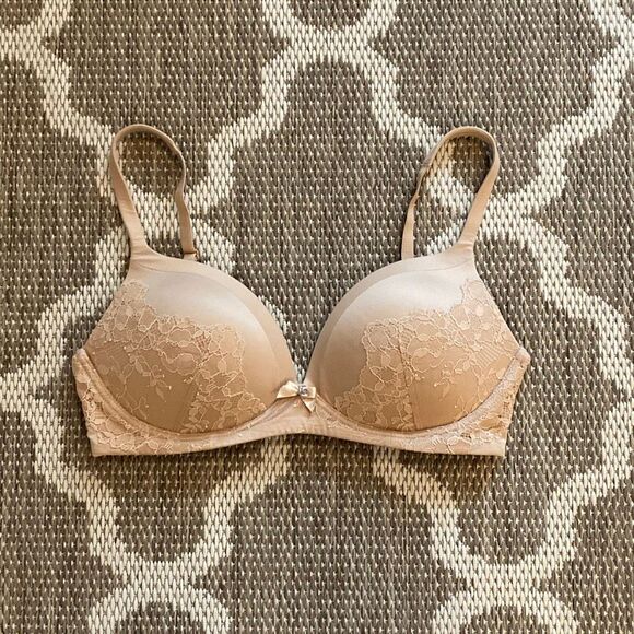 Victoria’s Secret bra size 34D - Picture 2 of 6